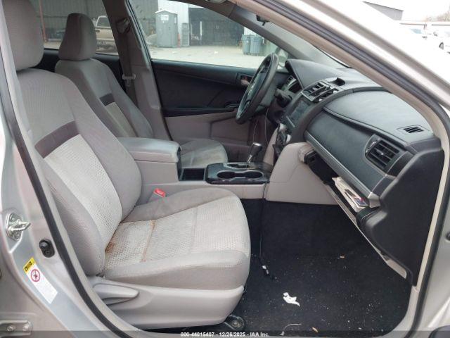 Toyota Camry L Image 17