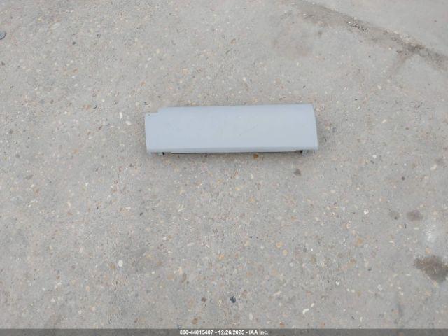 Toyota Camry L Image 4