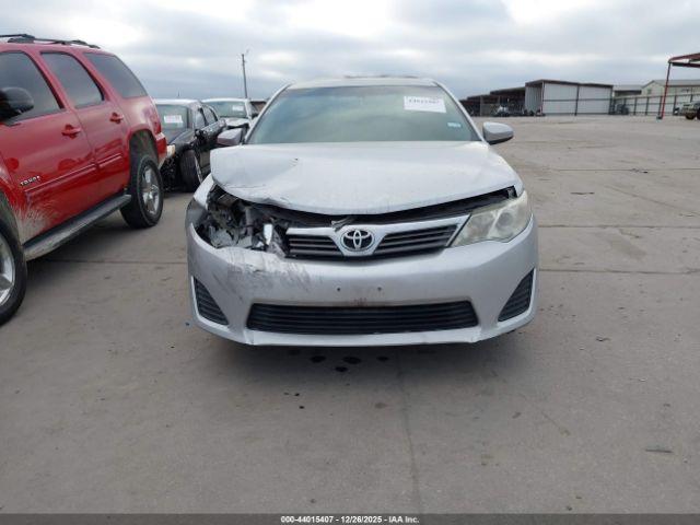 Toyota Camry L Image 16