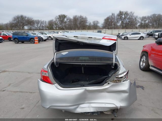 Toyota Camry L Image 6