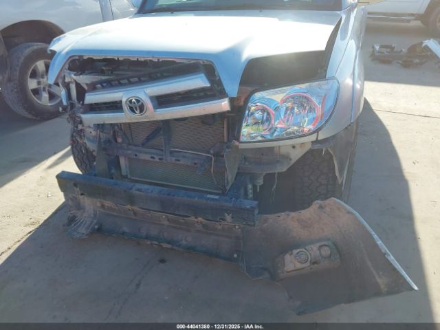 Toyota 4Runner Limited V6 Image 4