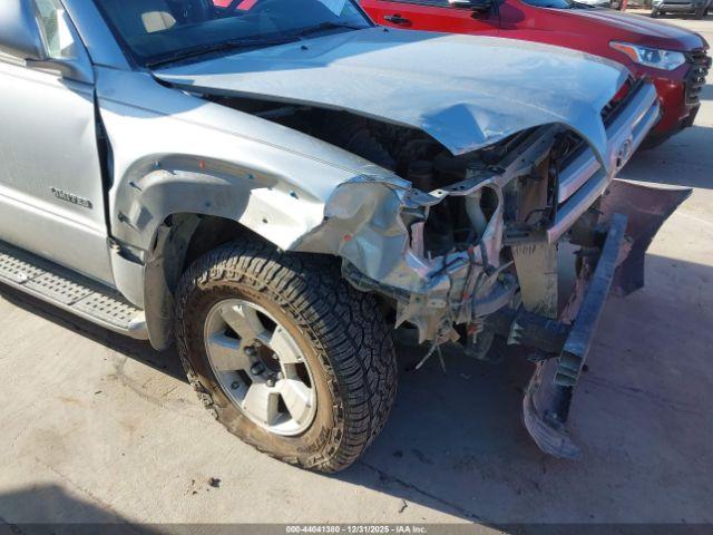 Toyota 4Runner Limited V6 Image 16