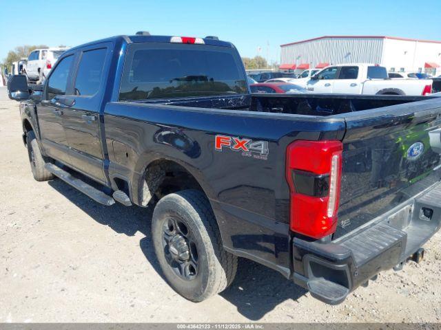 Ford F-250 Xl Image 9