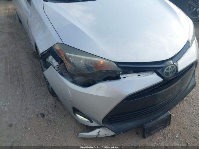 Toyota Corolla Le Image 9