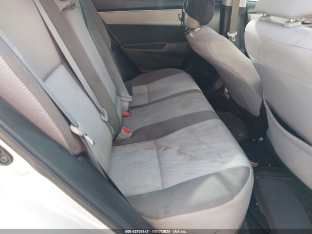 Toyota Corolla Le Image 12