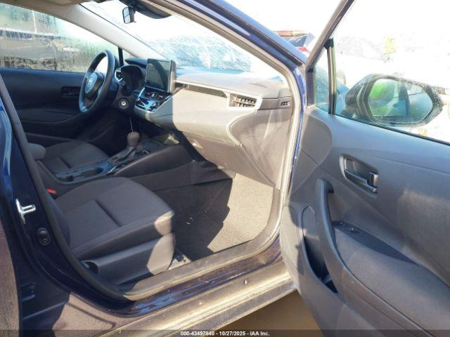 Toyota Corolla Le Image 12