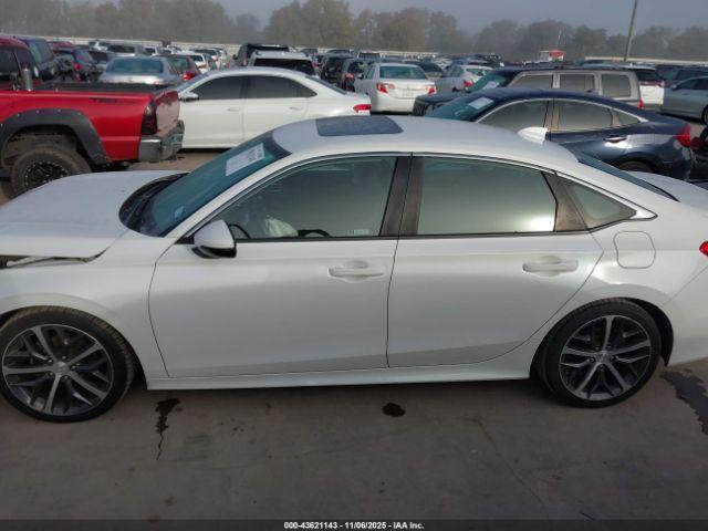 Honda Civic Touring Image 6