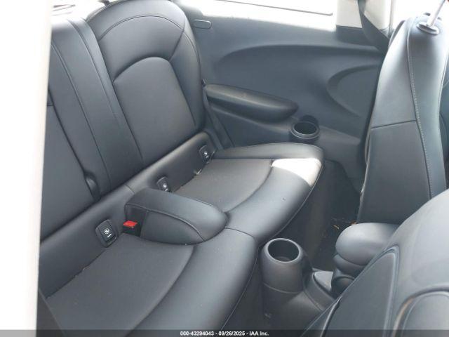 MINI Hardtop Cooper Image 3