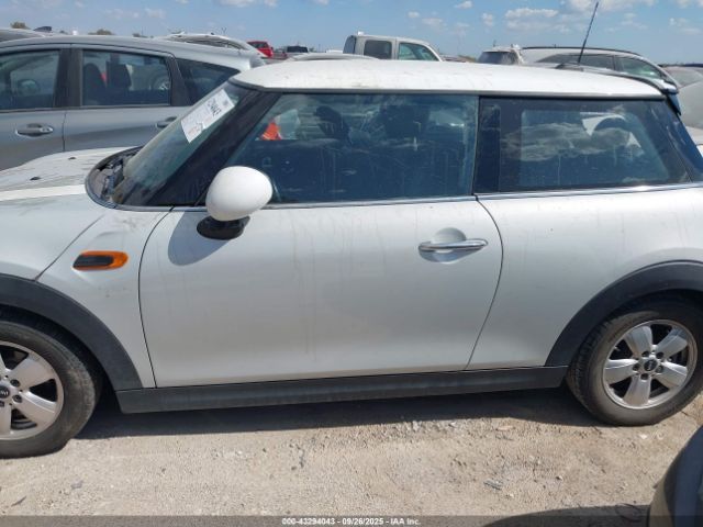 MINI Hardtop Cooper Image 4