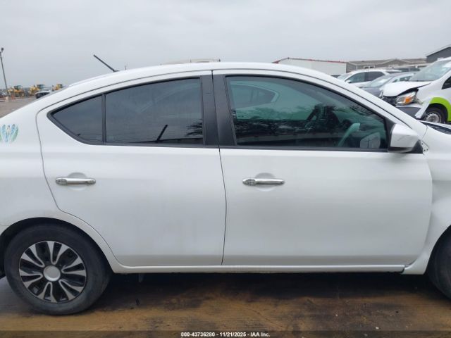Nissan Versa 1.6 Sv Image 18