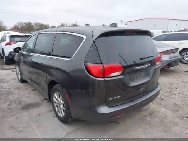 Chrysler Voyager Lx Image 3