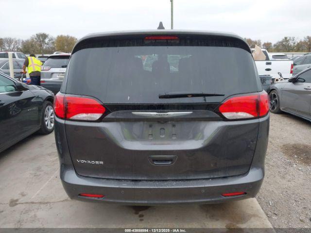 Chrysler Voyager Lx Image 9