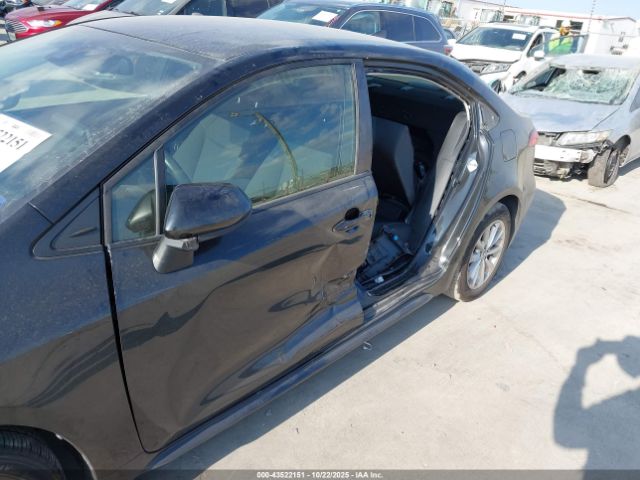 Toyota Corolla Le Image 9