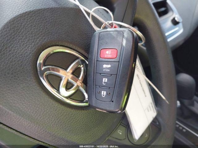 Toyota Corolla Le Image 13