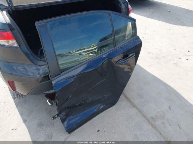 Toyota Corolla Le Image 11