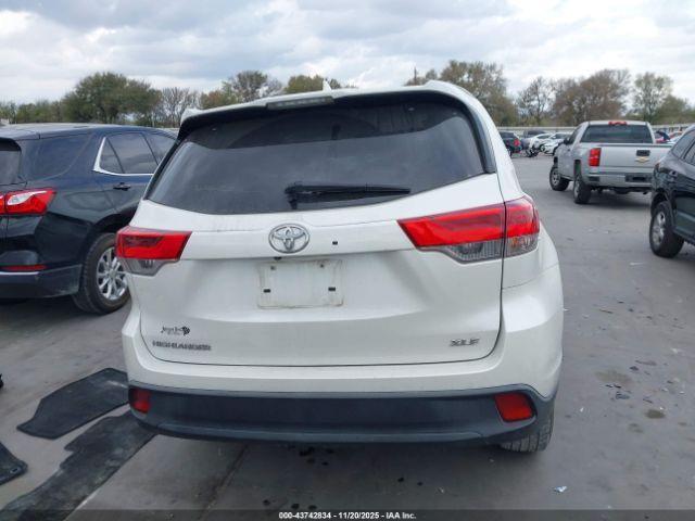 Toyota Highlander Xle Image 9