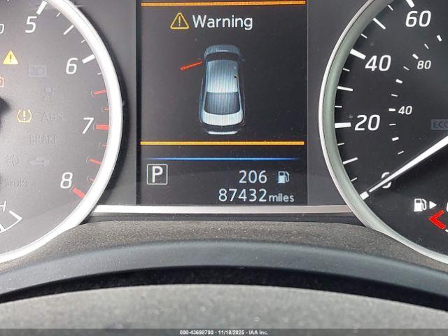 Nissan Sentra S Image 2