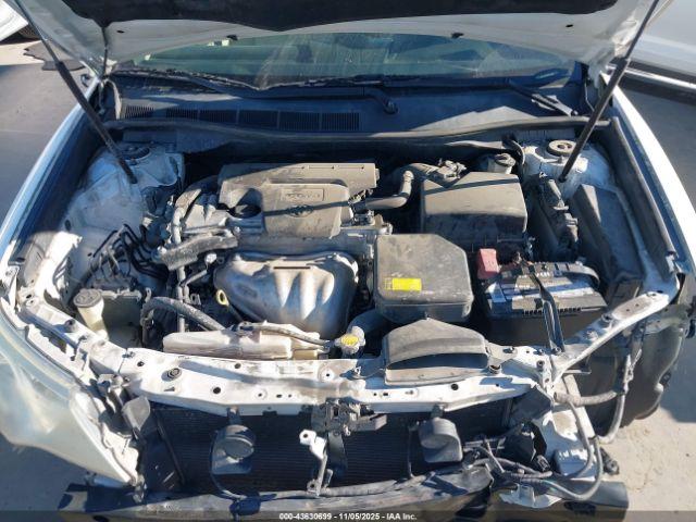 Toyota Camry Le Image 2