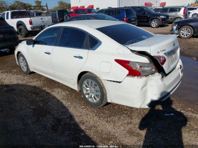 Nissan Altima 2.5 S Image 14