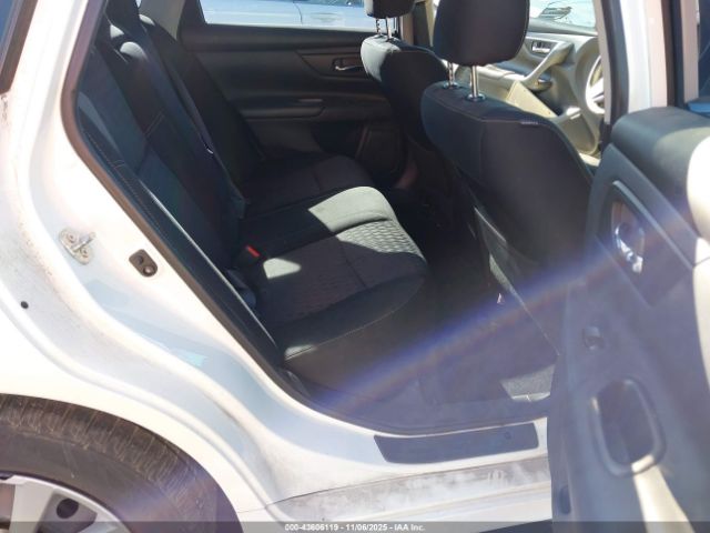 Nissan Altima 2.5 S Image 12