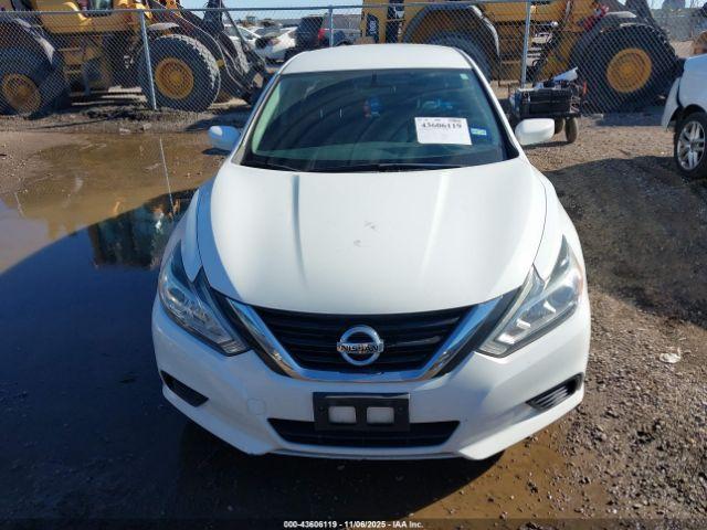 Nissan Altima 2.5 S Image 3