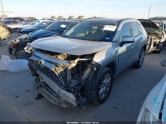 Toyota RAV4 Limited Image 2