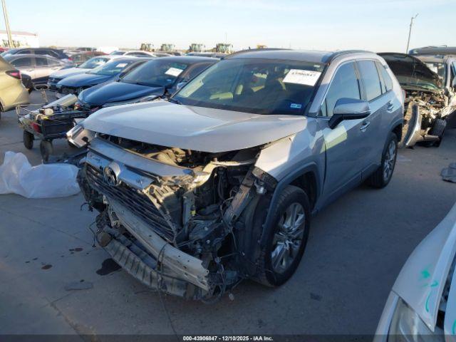 Toyota RAV4 Limited Image 2