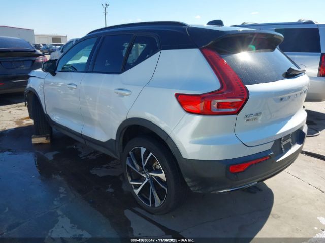 Volvo XC40 T4 R-design Image 11
