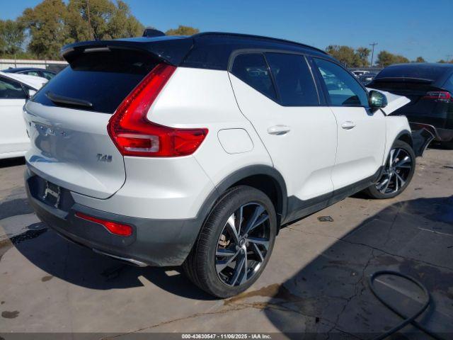 Volvo XC40 T4 R-design Image 9
