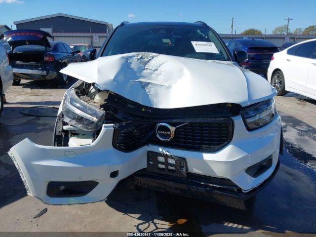 Volvo XC40 T4 R-design Image 10