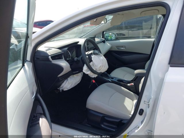 Toyota Corolla Le Image 8