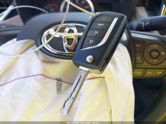 Toyota Corolla Le Image 13