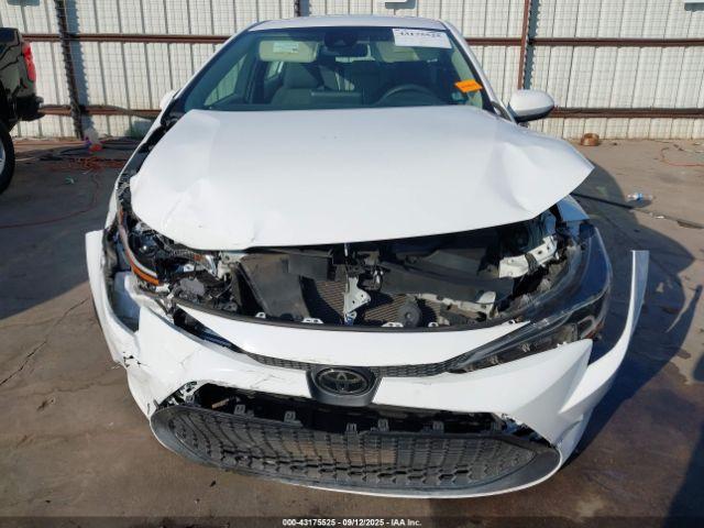 Toyota Corolla Le Image 10