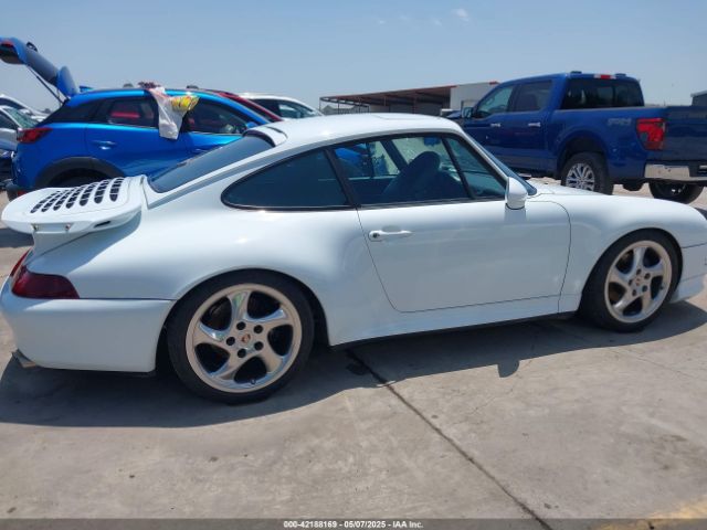 Porsche 911 Image 16