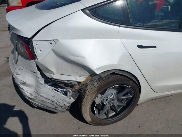 Tesla Model 3 Long Range Dual Motor All-wheel Drive Image 10