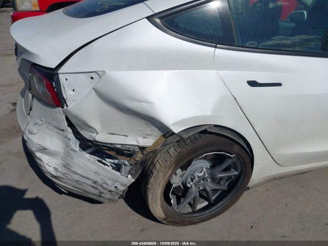 Tesla Model 3 Long Range Dual Motor All-wheel Drive Image 10