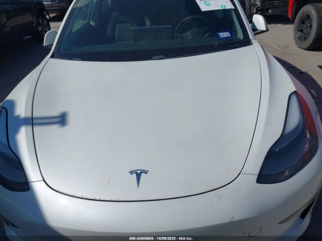Tesla Model 3 Long Range Dual Motor All-wheel Drive Image 16