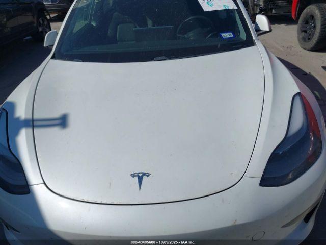 Tesla Model 3 Long Range Dual Motor All-wheel Drive Image 16