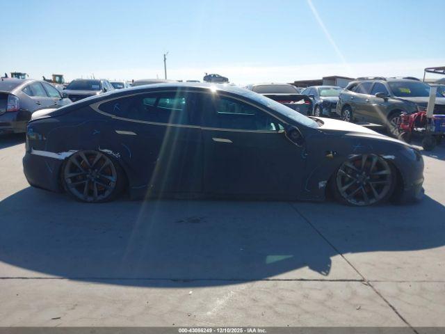 Tesla Model S Dual Motor All-wheel Drive Image 14