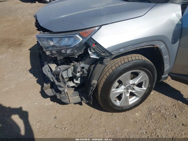 Toyota RAV4 Xle Image 14