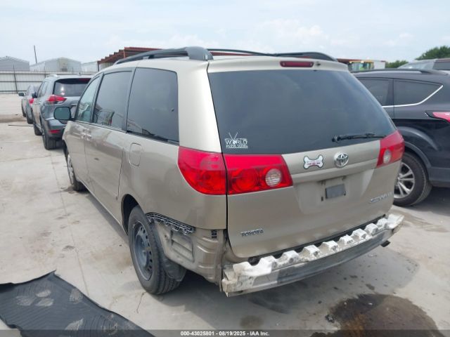 Toyota Sienna Le Image 5