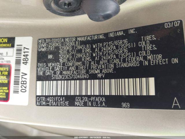 Toyota Sienna Le Image 9