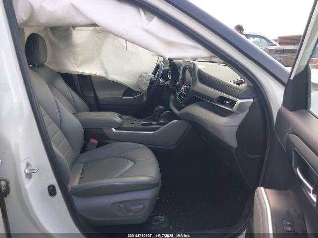 Toyota Highlander Xle Image 13