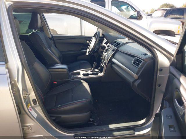 Toyota Camry Se Image 4