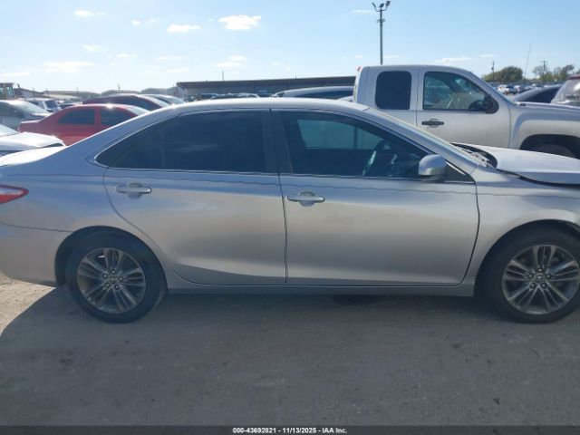 Toyota Camry Se Image 8