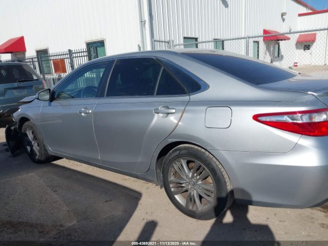 Toyota Camry Se Image 11