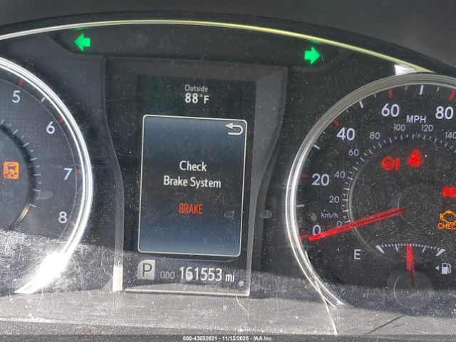 Toyota Camry Se Image 12