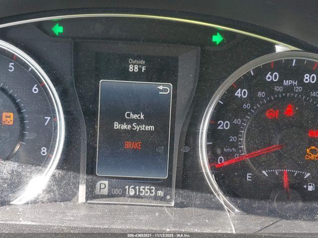 Toyota Camry Se Image 12