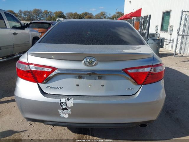 Toyota Camry Se Image 13