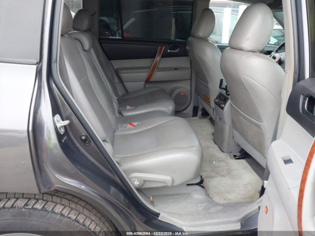 Toyota Highlander Limited V6 Image 11